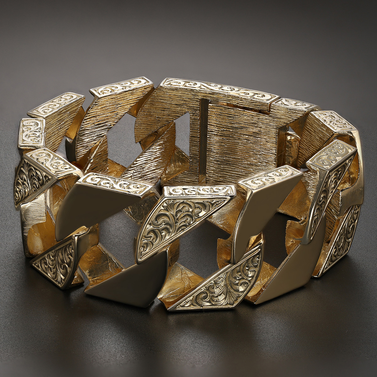 Product Image for 9ct Gold Solid Large Ornate Curb Bracelet  - 28mm - 9.25" - Gents