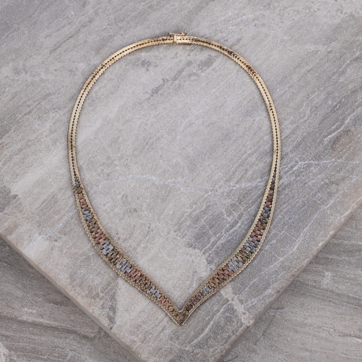 Product Image for Large Solid 9ct Gold Tri-Colour V- shaped Chevron Necklace - 16"