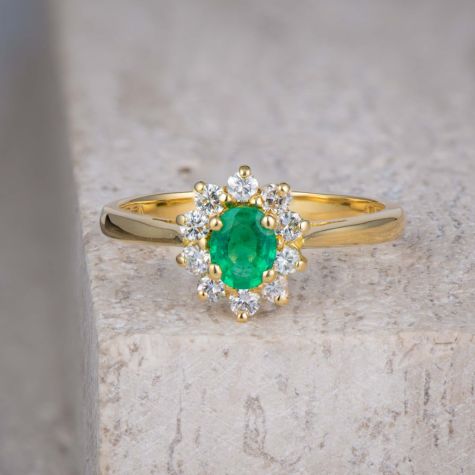Vintage 18ct Yellow Gold Natural Emerald & Diamond Daisy Cluster Ring Size K – Classic Floral Engagement Style Ring