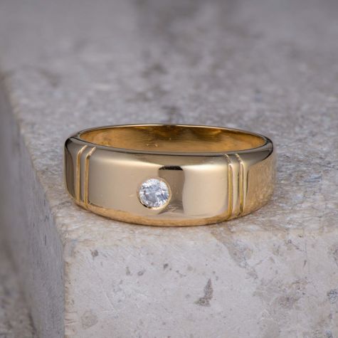 Preowned 0.15CT Diamond Gents Band Ring – 18ct Yellow Gold | Heavy Classic Mens Ring Size S
