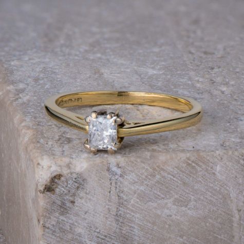 18ct Yellow Gold Pre-Owned 0.25ct Diamond Princess Cut Ring - Size K