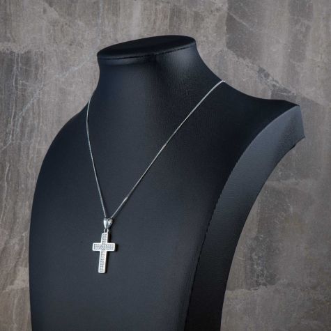 9ct White Gold Diamond Cross Pendant & 16” Curb Chain – 1.00ct Total – Pre-Owned