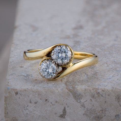 Vintage 18ct Gold 0.70ct Natural Diamond Two Stone Crossover Ring – Size M