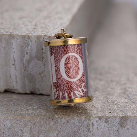 Vintage “Break Glass in Case of Emergency” 10 Shilling Note Charm – 9ct Gold