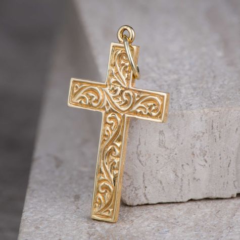 Preowned 9ct Gold Celtic Cross Pendant – Solid Gold – 46mm