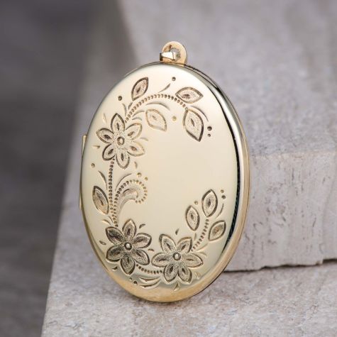 Preowned 9ct Gold Oval Locket Pendant – Floral Engraved Design – 46mm