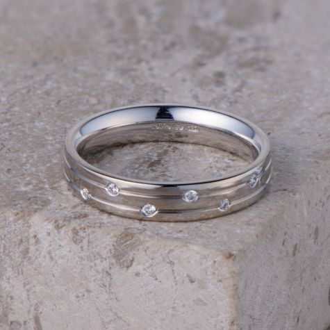 18ct White Gold Diamond Ring Band – 5.2g, Size M, Pre-Owned, Elegant Everyday Style