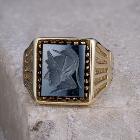 9ct Yellow Gold Black Intaglio Signet Ring - Roman Soldier Head - Size R, Solid Vintage Style
