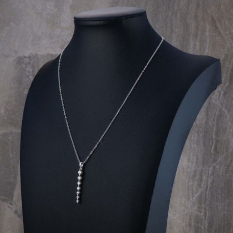 18ct White Gold 0.70ct Diamond Graduated Drop Necklace – 16” Belcher Chain – 4.2g