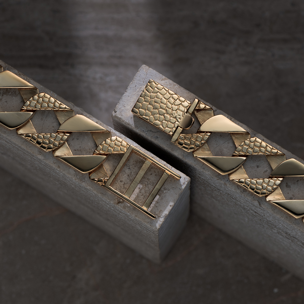 Product Image for 9ct Gold Large Solid Snake Pattern Square Curb Bracelet - 16mm - 9" - Gents- EX DISPLAY
