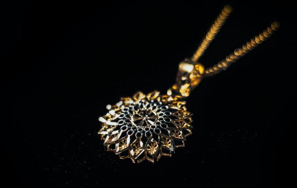Get The Bridgerton-Inspired Jewellery Look