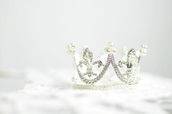 The Crown Season 5: Royal Jewellery Round-Up